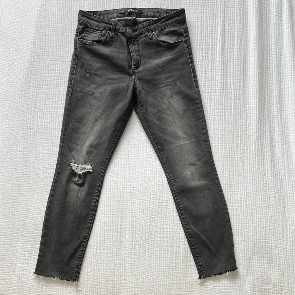 NWOT* • STS Blue Emma Distressed Denim Crop • Size 28 👖*one FLAW (please read) - Picture 2 of 15